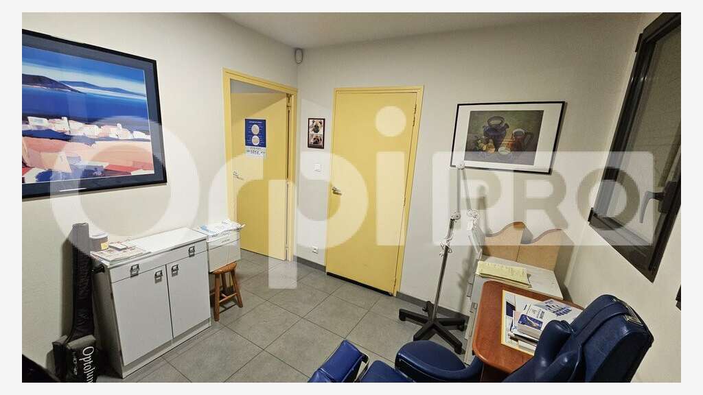 Local professionnel 77m² RDC à louer à Pessac
