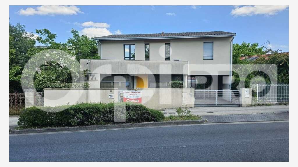 Local professionnel 77m² RDC à louer à Pessac