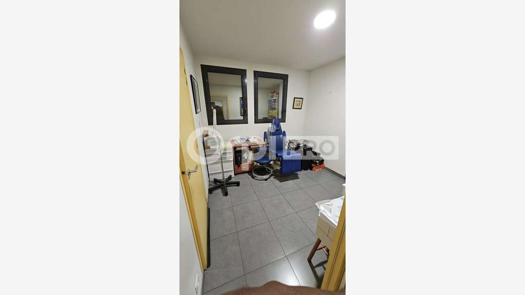 Local professionnel 77m² RDC à louer à Pessac