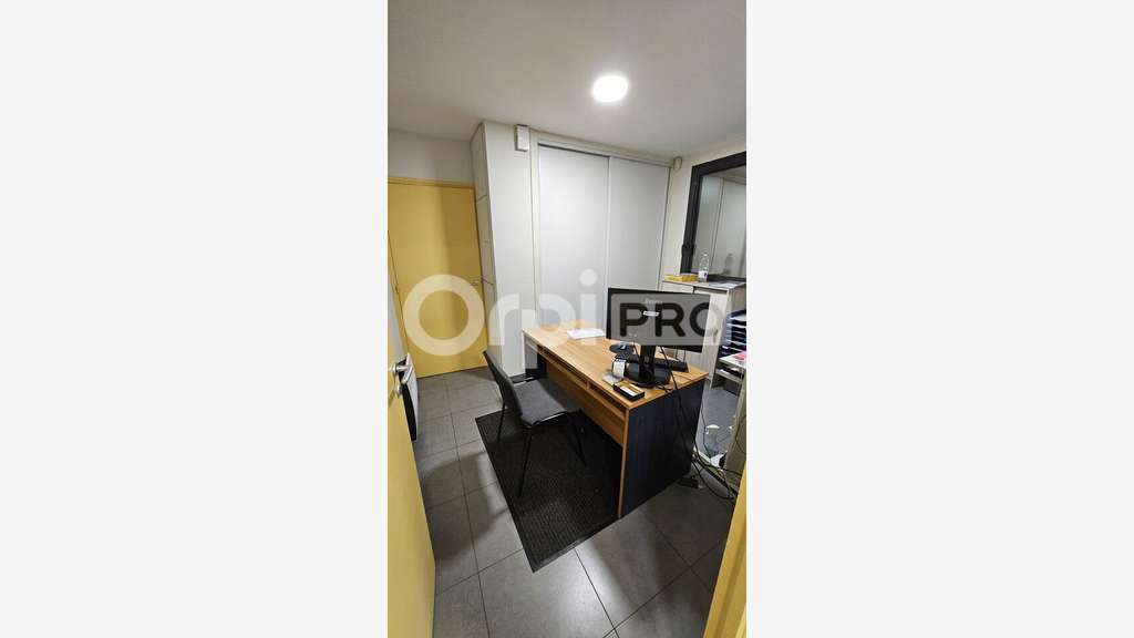 Local professionnel 77m² RDC à louer à Pessac