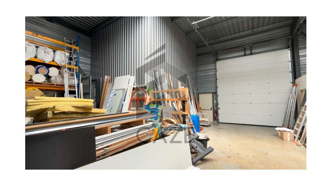 A louer bâtiment mixte 561m² proche A63 à Pessac