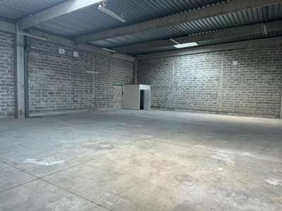 Location pure entrepôt de 680m² à Pessac Bersol
