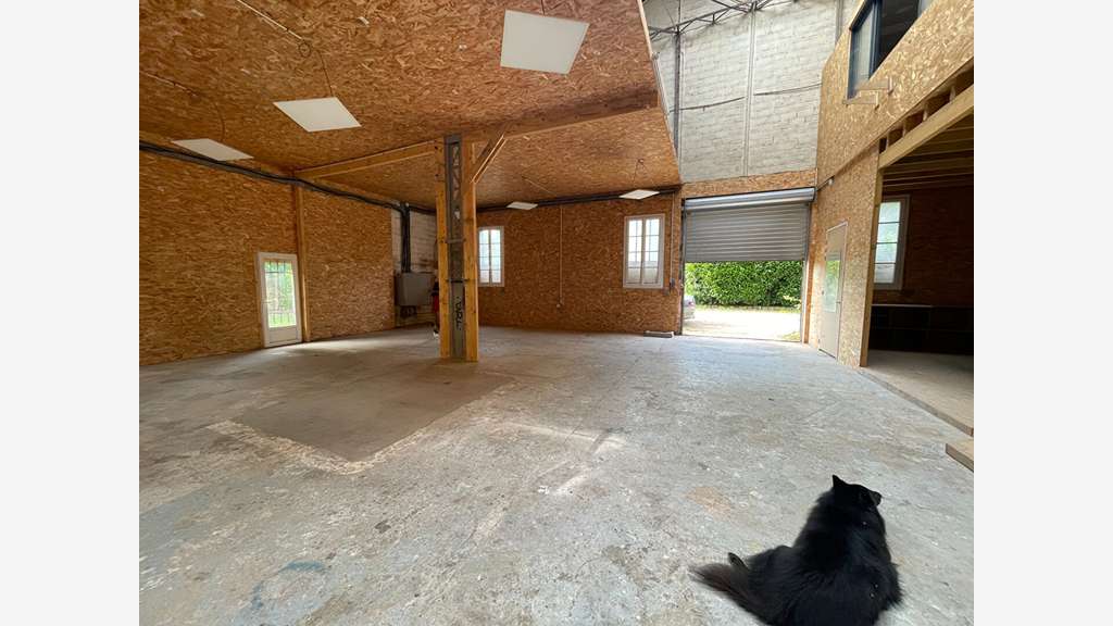 A louer local pro de 100m² à Pessac prox centre