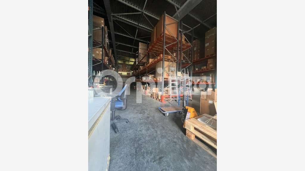 Bâtiment 750m² à louer à Arnouville Petit-Bourg