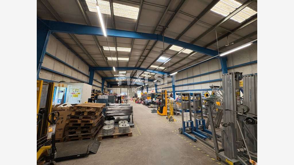 Location bâtiment d'activités 675m² Pierre-Bénite