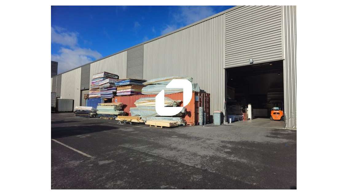 A louer Local d'activité 1665m² Saint denis