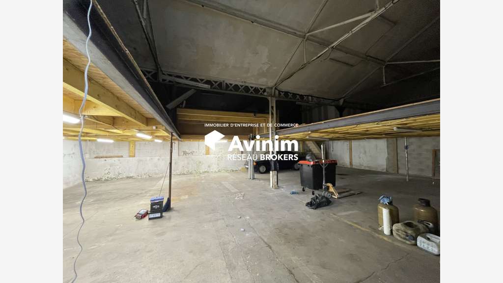 A LOUER - ENTREPOT DE 260m² à PIERREFITTE