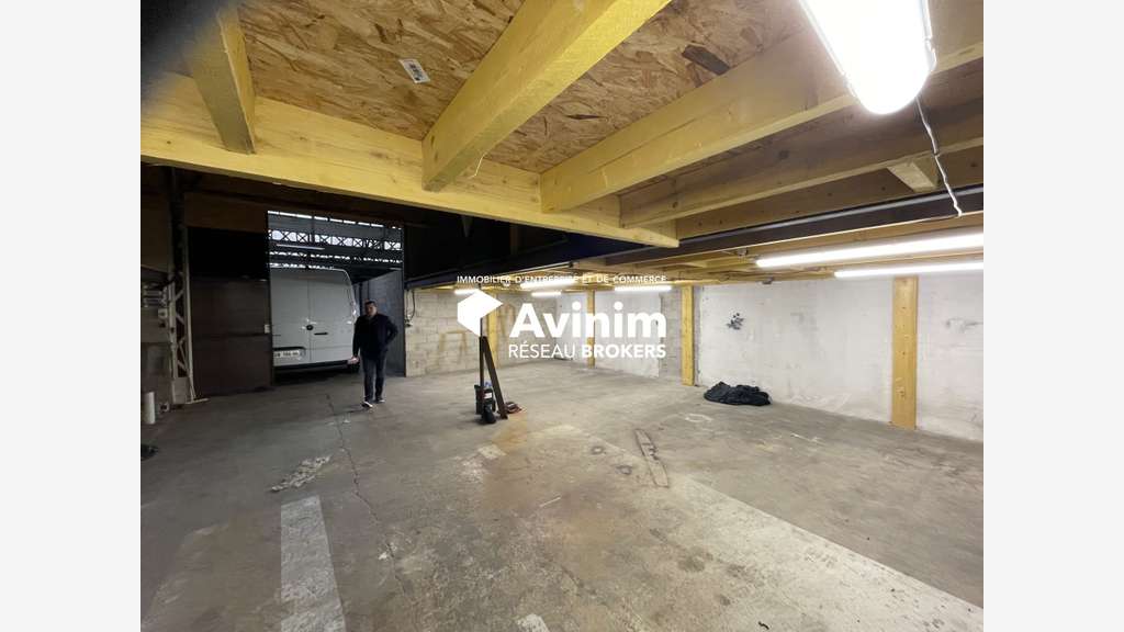 A LOUER - ENTREPOT DE 260m² à PIERREFITTE