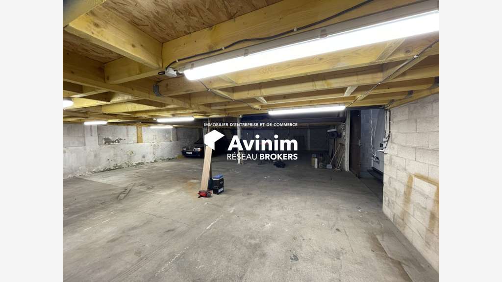 A LOUER - ENTREPOT DE 260m² à PIERREFITTE
