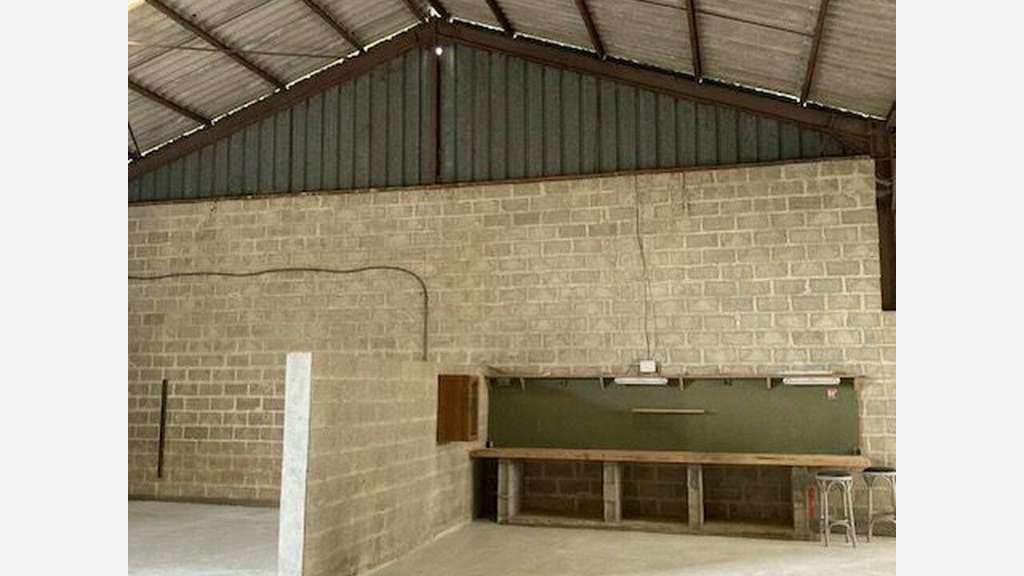 Entrepôt logistique 230m² à louer à Pihem (62)