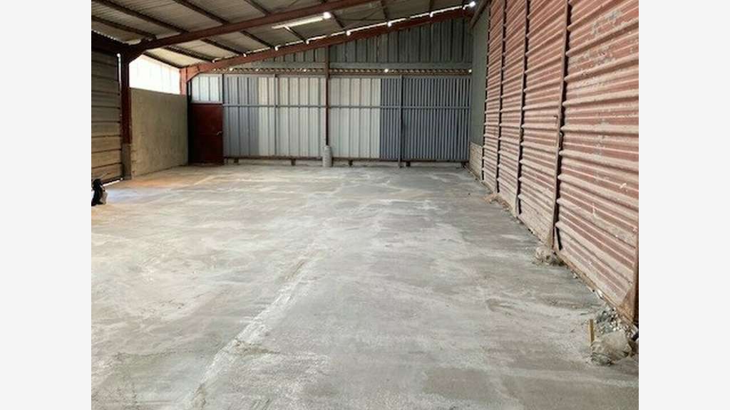 Entrepôt logistique 230m² à louer à Pihem (62)