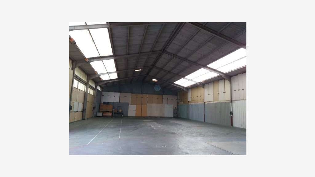 A louer local d'activité 700m² à Pithiviers