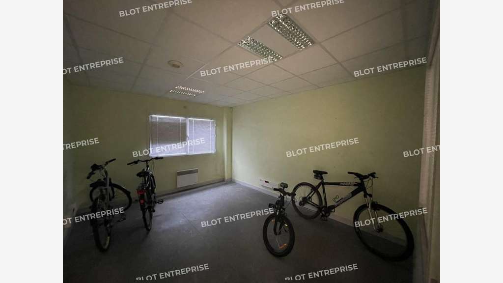 A louer local d'activités 230m² à Plabennec