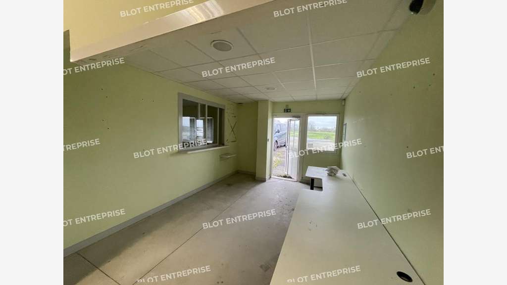 A louer local d'activités 230m² à Plabennec