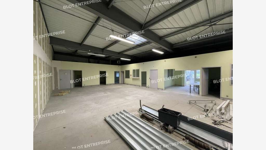 A louer local d'activités 230m² à Plabennec