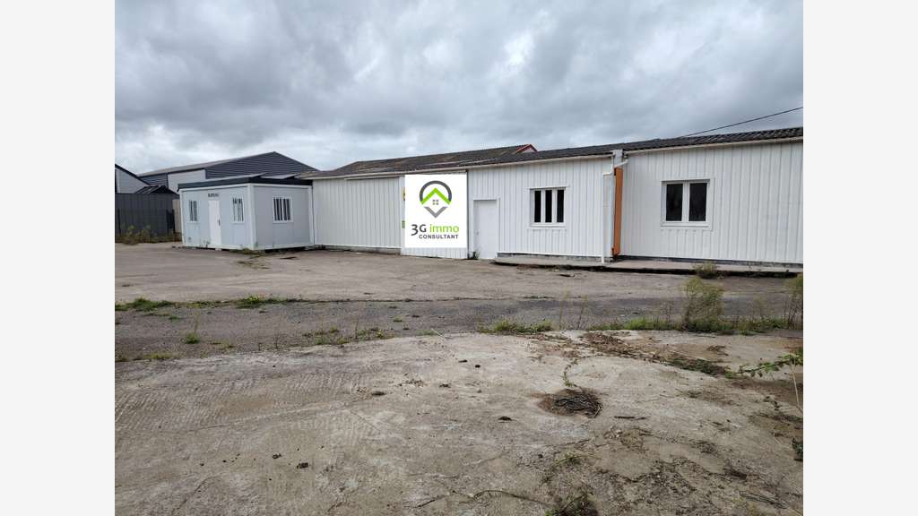 A louer hangar bureau de 436m² en zi à Plabennec