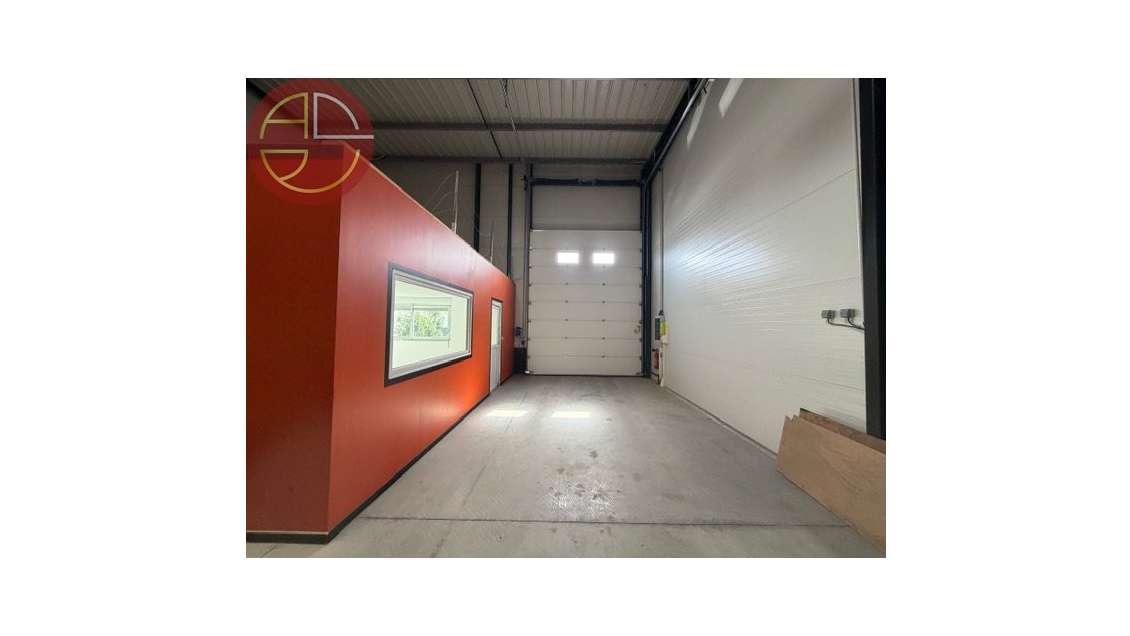 A louer entrepôt 255m² à Plaisance-du-Touch