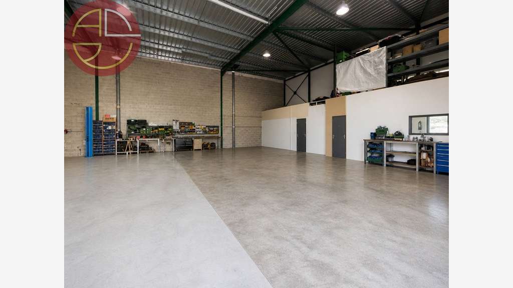 A louer entrepôt 385m² à Plaisance-du-Touch