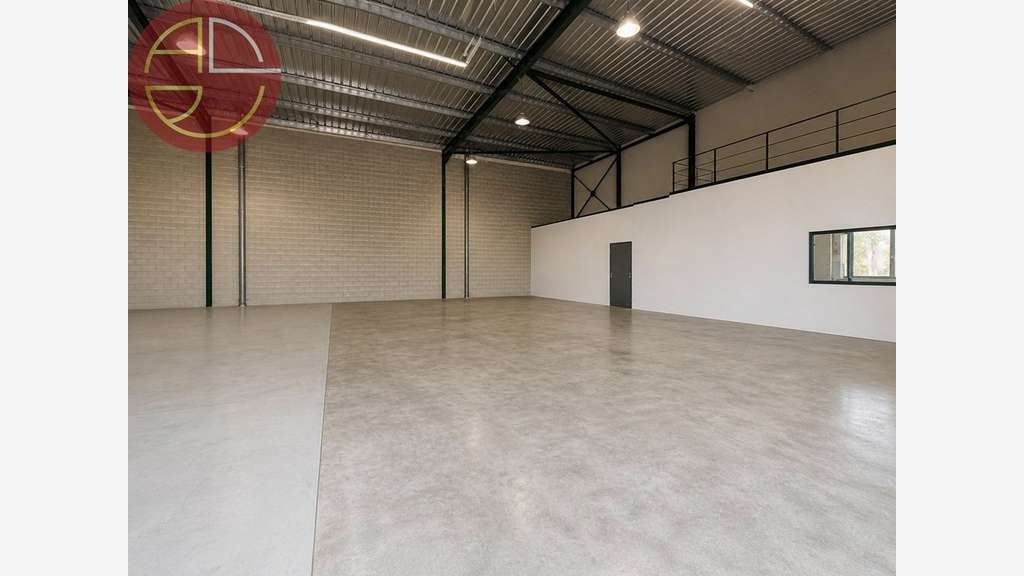 A louer entrepôt 385m² à Plaisance-du-Touch