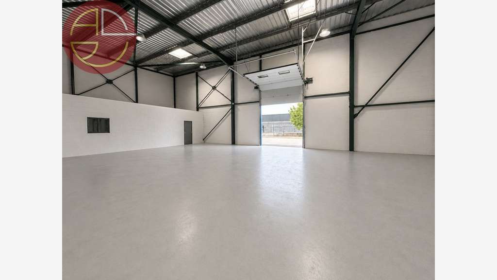 A louer entrepôt 385m² à Plaisance-du-Touch