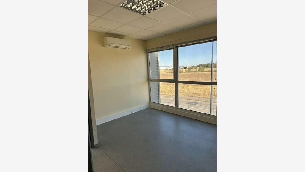 Local d'activité 266m² à louer Plaisance du Touch