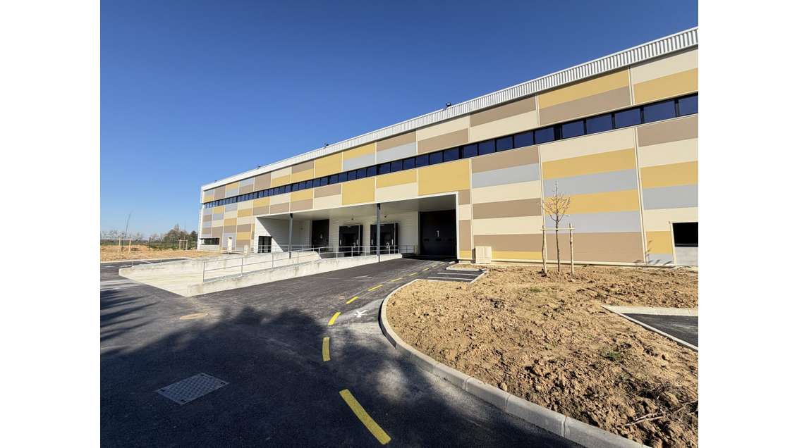 Loue cellules d'activités bureaux 1586m² à Plaisir