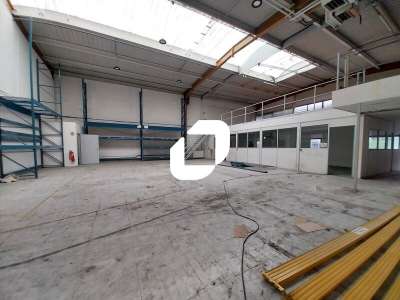 Location Locaux d'activités - Entrepôts à Plaisir