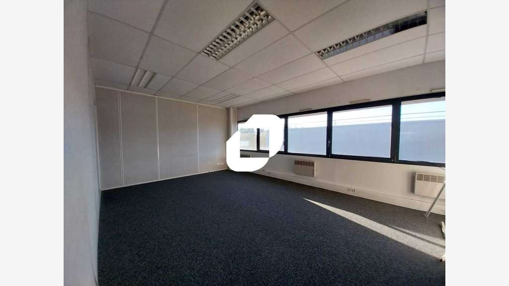 A louer Local d'activité 238m² Plaisir