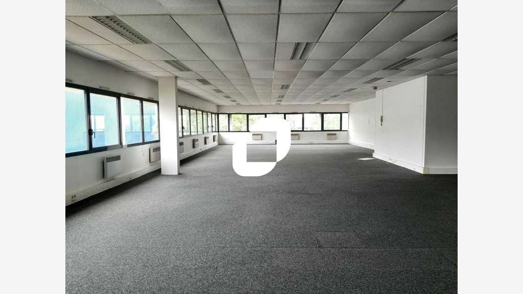 A louer Local d'activité 238m² Plaisir