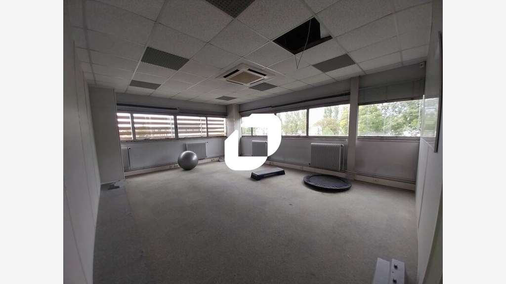 A louer Local d'activité 686m² Plaisir