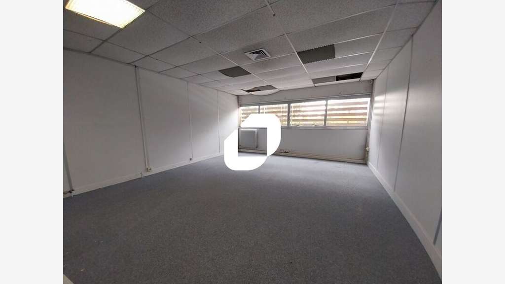 A louer Local d'activité 297m² Plaisir