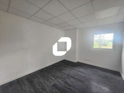 A louer Local d'activité 185m² Plaisir