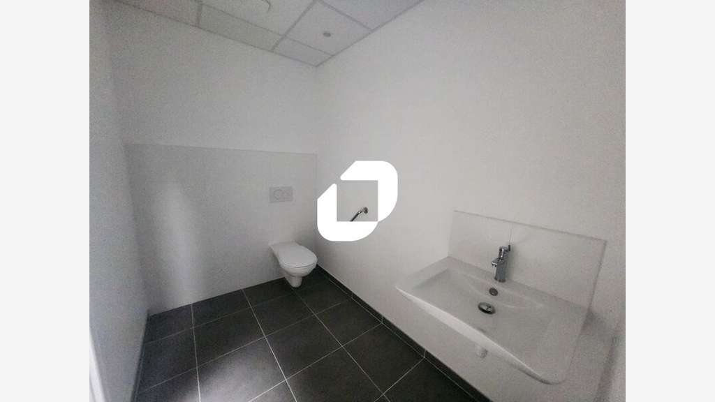 A louer Local d'activité 185m² Plaisir