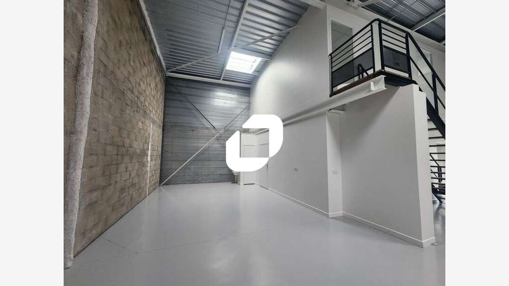 A louer Local d'activité 185m² Plaisir