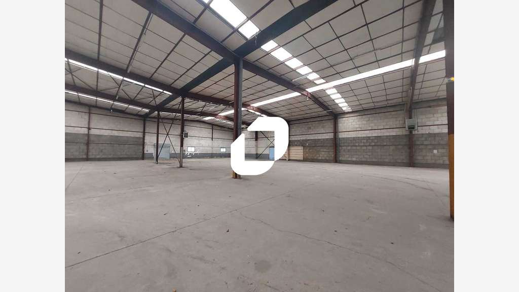 A louer Local d'activité 1664m² Plaisir