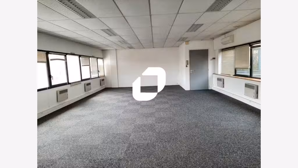A louer Local d'activité 742m² Plaisir