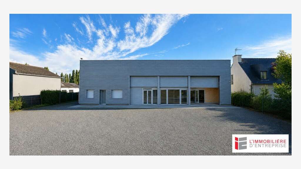 Local d'activité de 980m² à louer à Plancoet