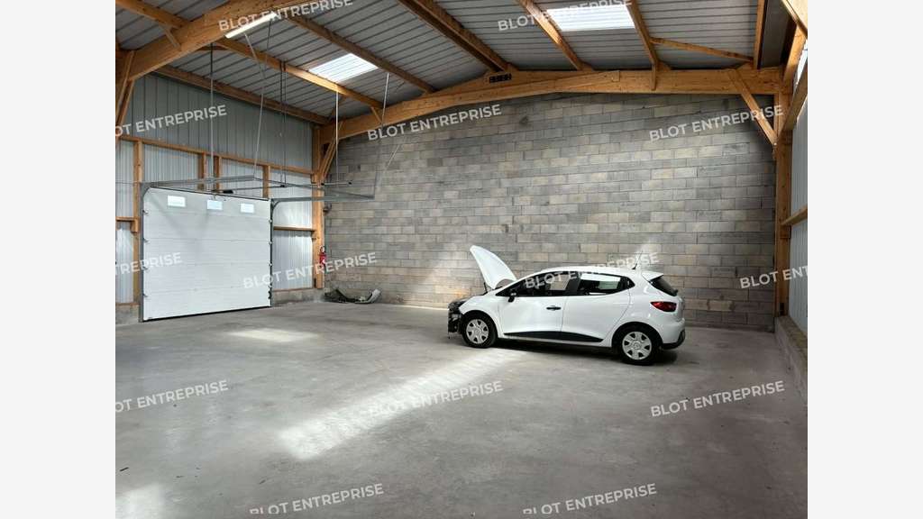 À LOUER - CELLULES ACTIVITÉS NEUVES - 300 m² - BA
