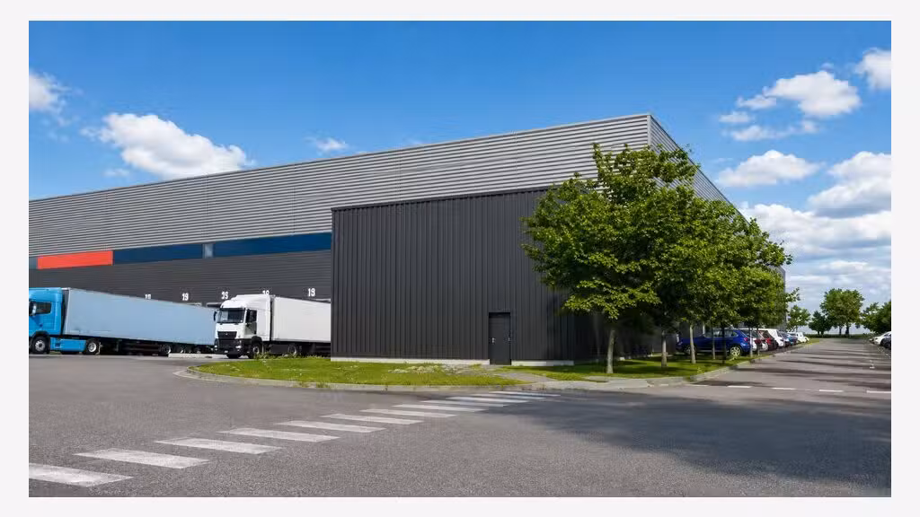 A louer cellule logistique 15280m² Pléchâtel RN137