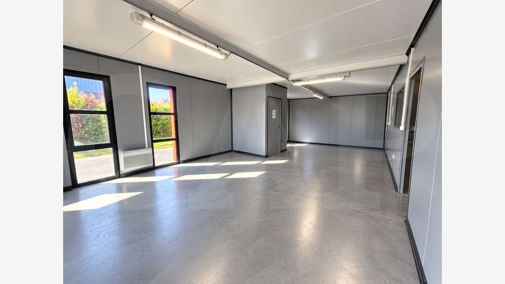 À LOUER – LOCAL D'ACTIVITÉ DE 280 M² À PLÉDRAN. PR