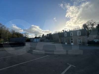 Location Locaux d'activités - Entrepôts à Moncontour