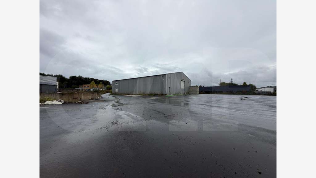 A louer local d’activité bureaux de 550m² à Plérin