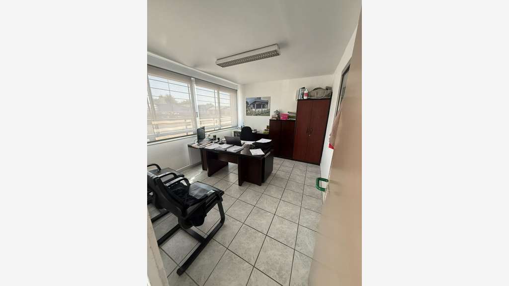 Local d'activités 320 m² Plérin - Visibilité RN12