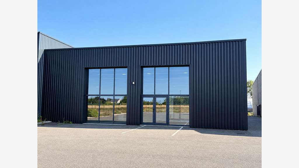 Local d'activités 320 m² Plérin - Visibilité RN12