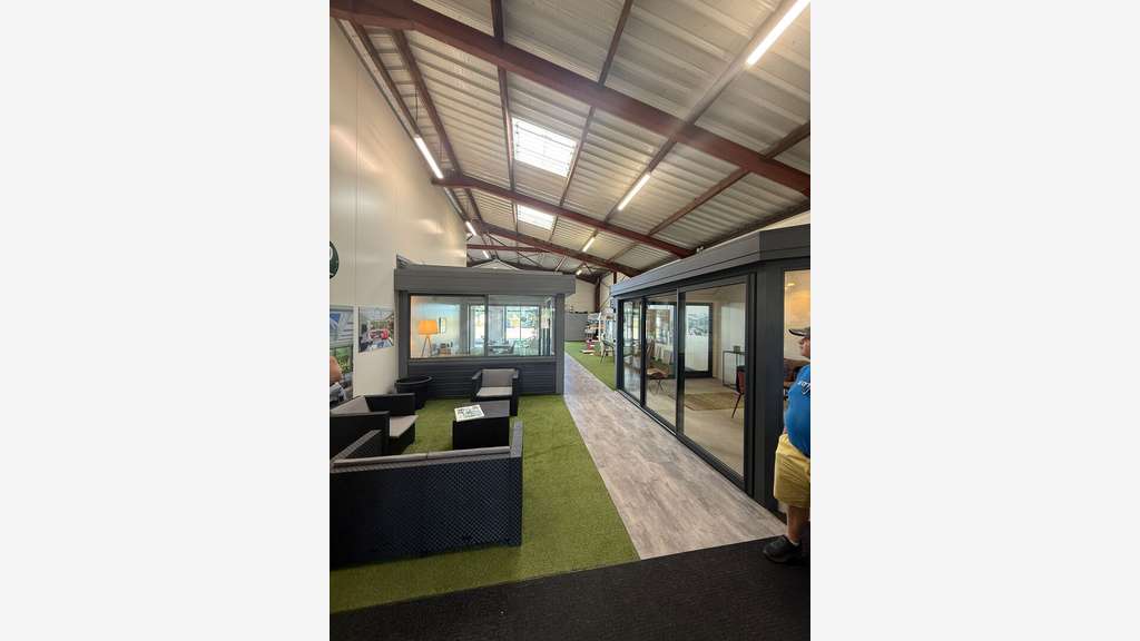 Local d'activités 320 m² Plérin - Visibilité RN12
