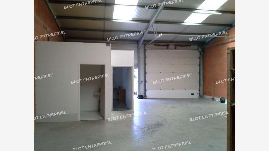 A louer local d'activités 160m² ZA Plescop