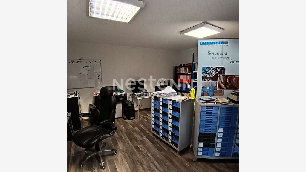 A louer local d'activité 360m² à Plescop RN165