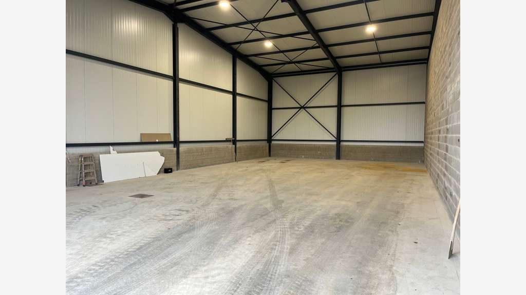 Entrepôt neuf à louer de 200m² à Plesnois (57)