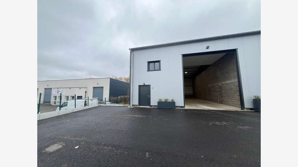 Entrepôt neuf à louer de 200m² à Plesnois (57)