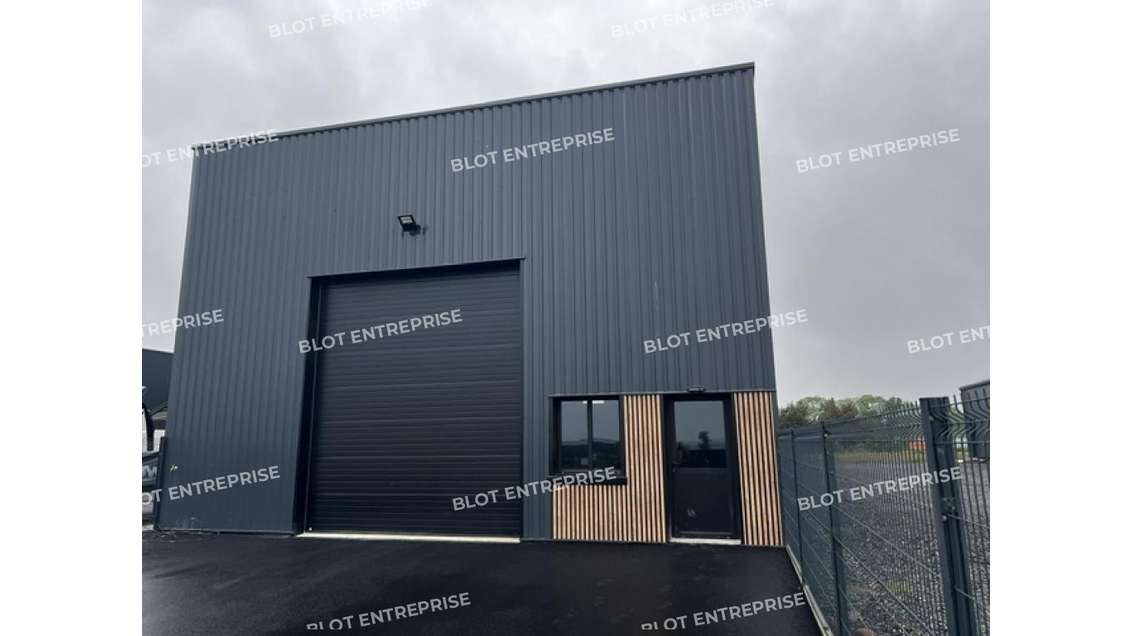 A louer local d'activités neuf de 417m² Pleudaniel